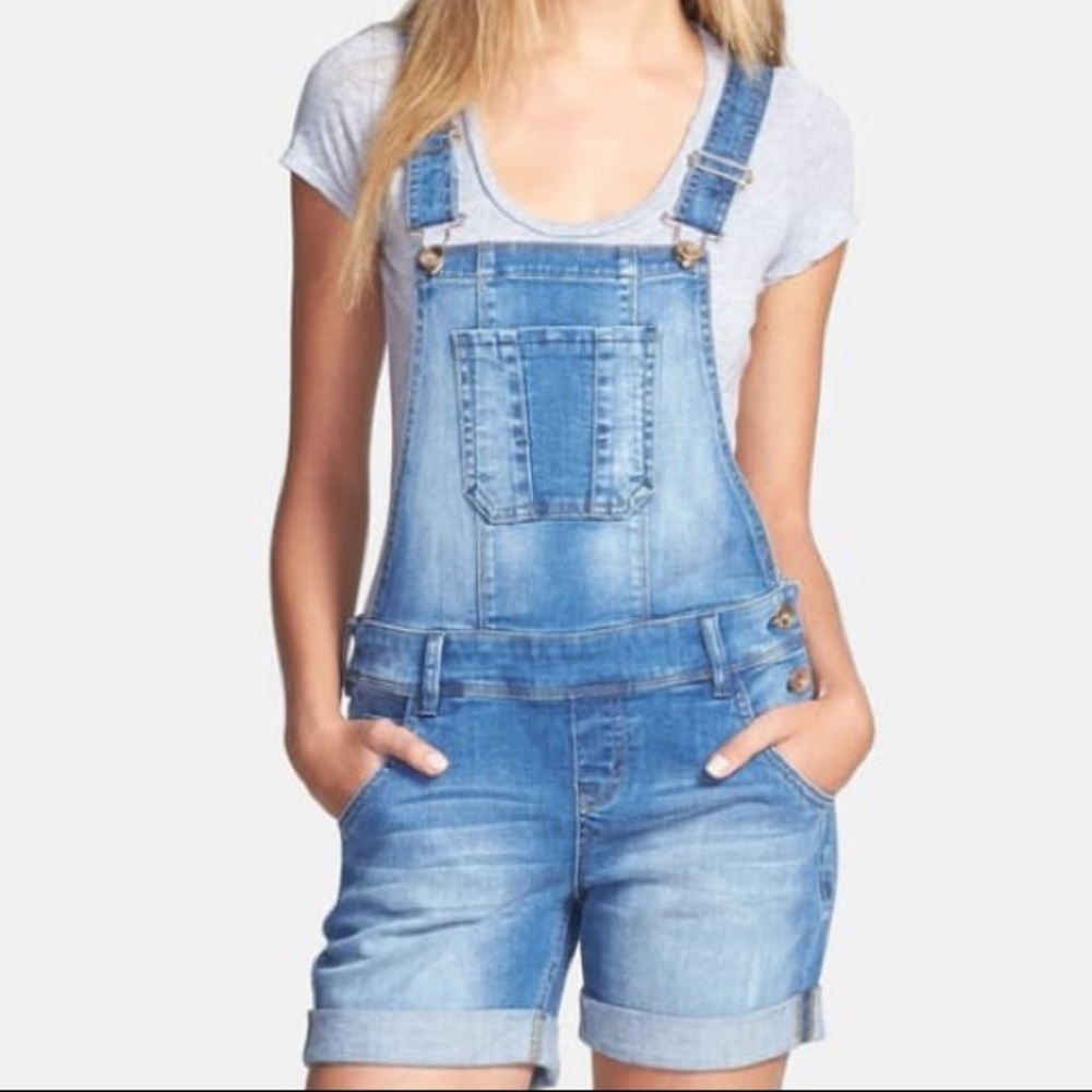 NWT Kensie Shortalls Medium Wash Cross Back Button